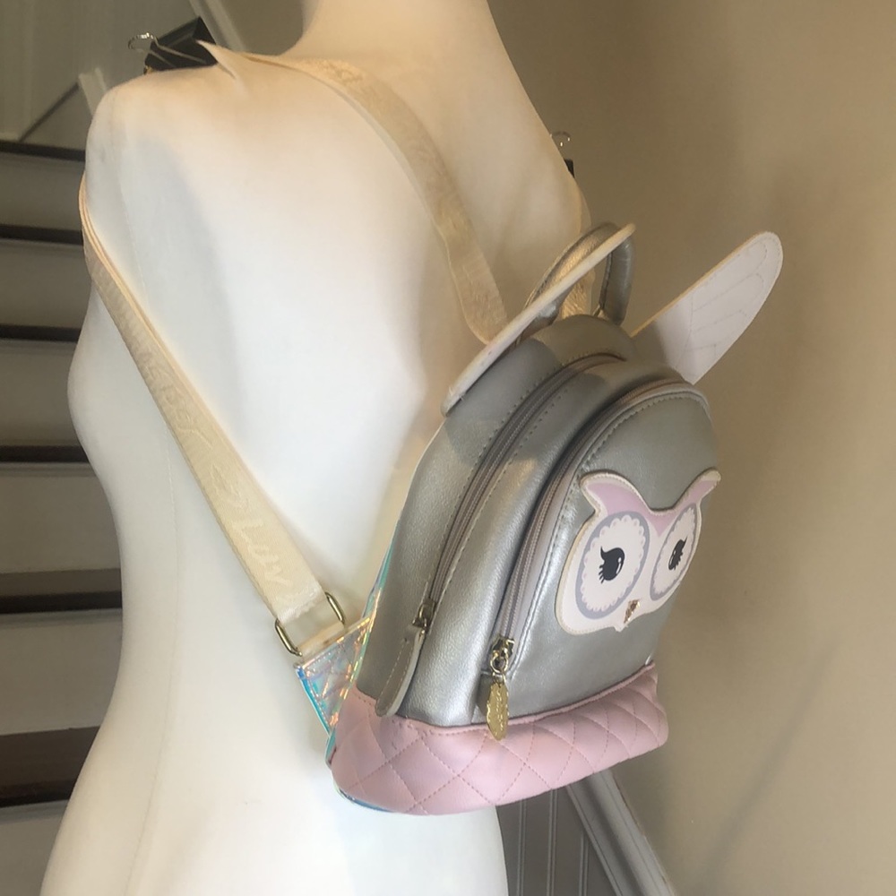 Kids Size BETSEY JOHNSON Luv Betsey Holographic Owl Backpack Adjustable Straps - Picture 14 of 17